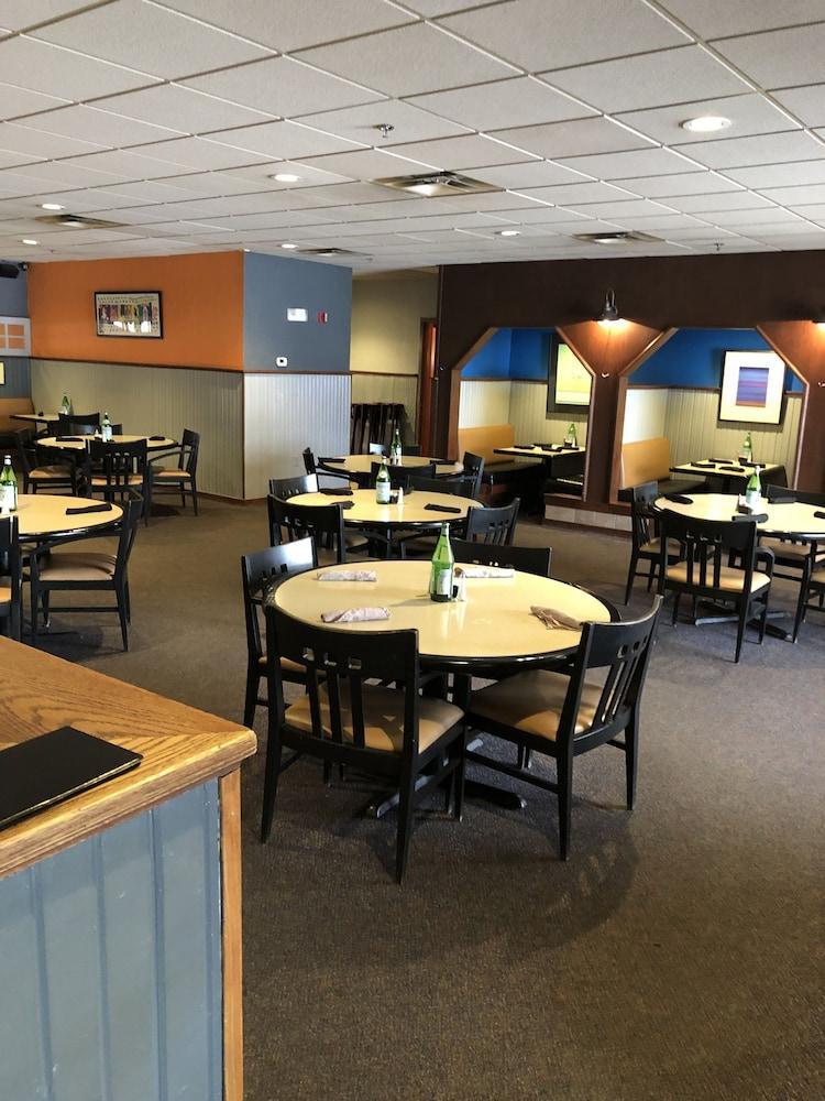 Ramada By Wyndham North Platte Hotel Ngoại thất bức ảnh