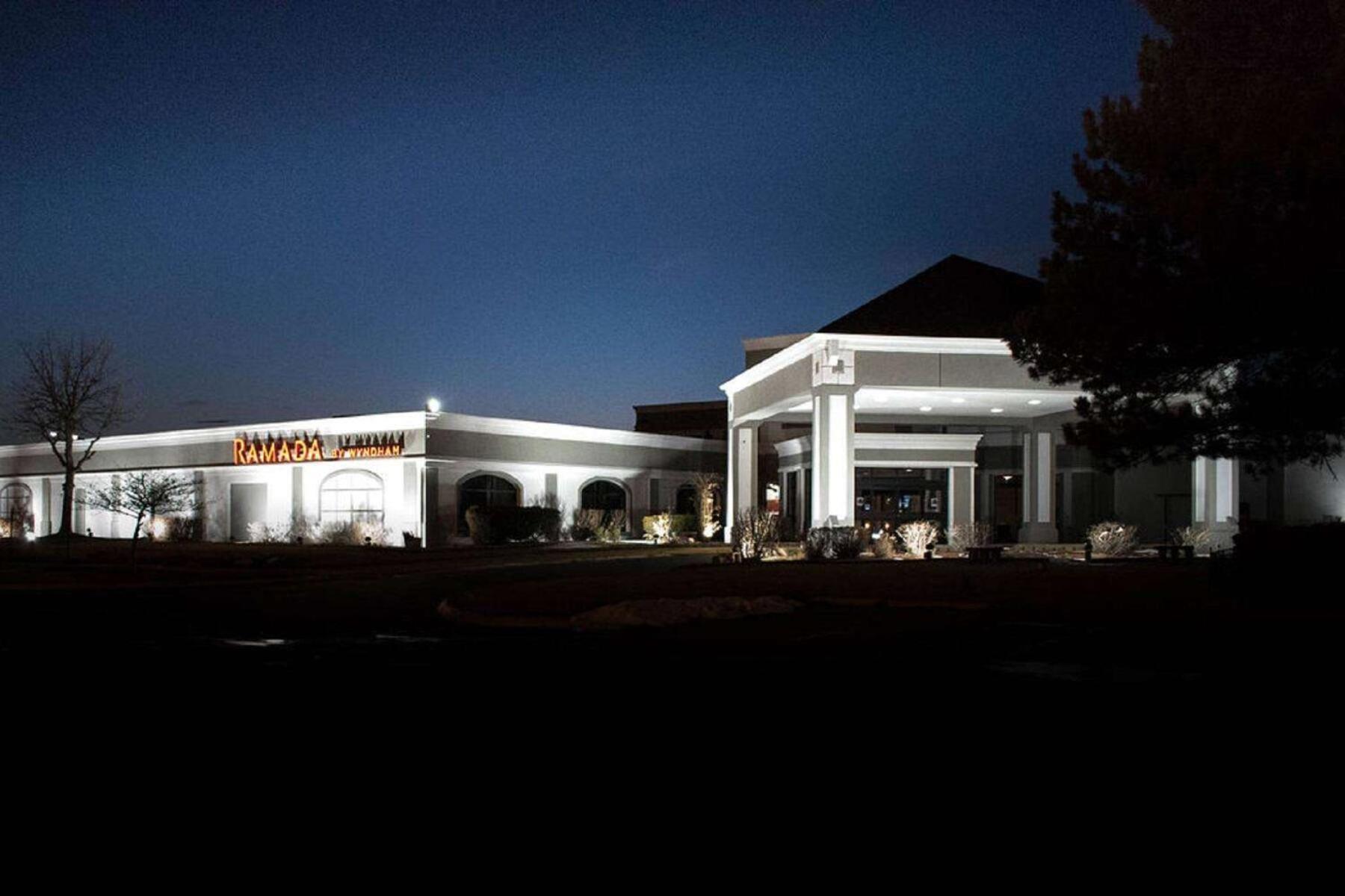 Ramada By Wyndham North Platte Hotel Ngoại thất bức ảnh