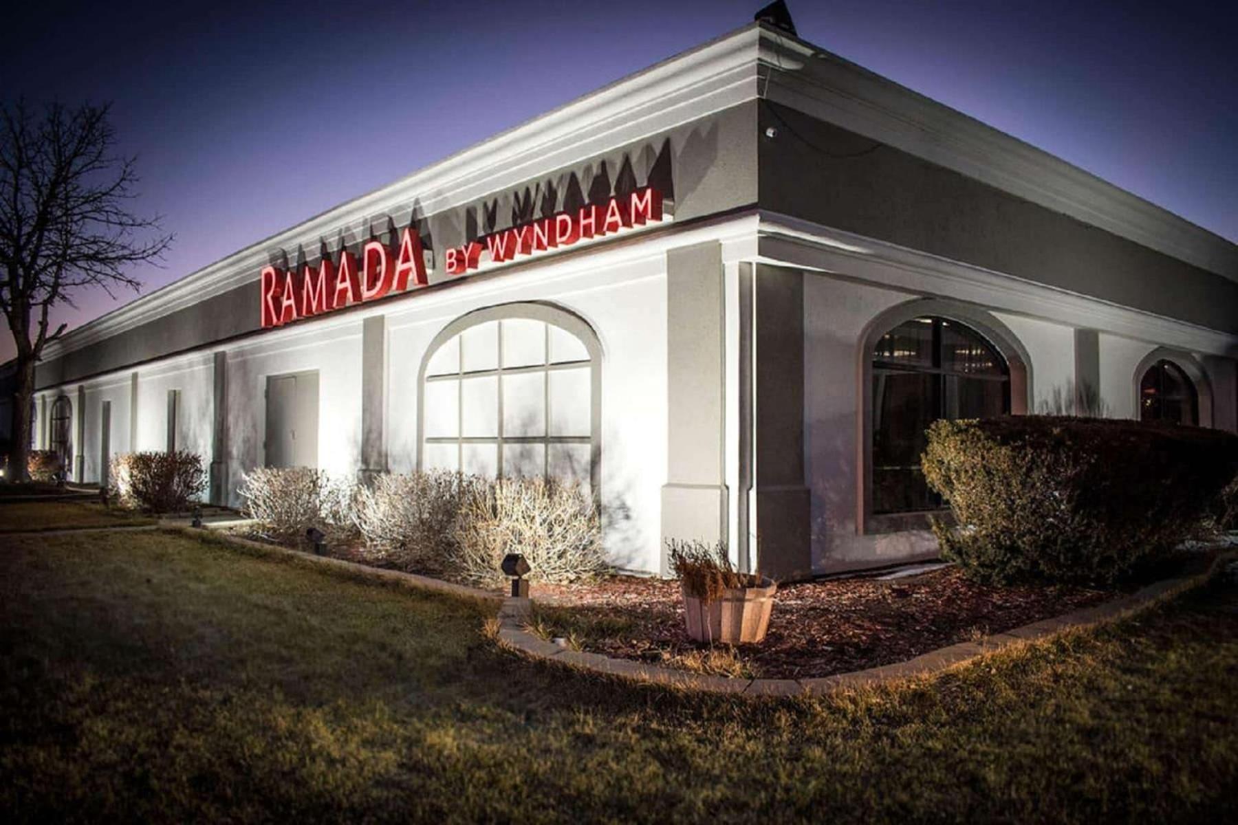 Ramada By Wyndham North Platte Hotel Ngoại thất bức ảnh