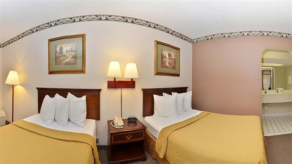 Ramada By Wyndham North Platte Hotel Ngoại thất bức ảnh