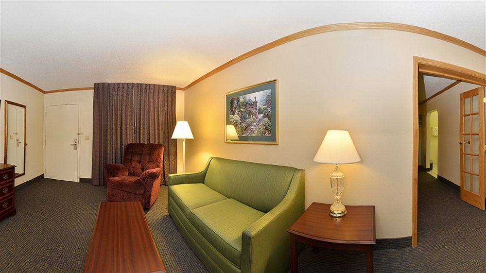 Ramada By Wyndham North Platte Hotel Ngoại thất bức ảnh