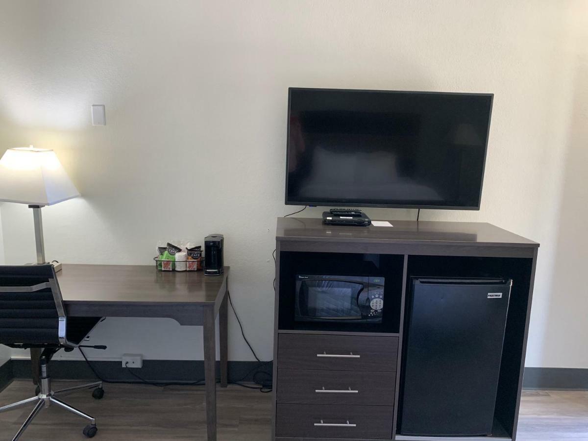 Ramada By Wyndham North Platte Hotel Ngoại thất bức ảnh